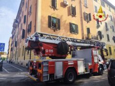 Incendio in un appartamento di via Rimesse, muore una donna