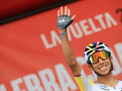 Bernal vince 16^ tappa della Vuelta, neutralizzazione ai -8 Km