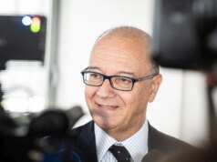 Valditara “Con il divieto del cellulare a scuola tuteliamo la salute dei giovani”