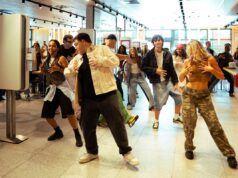 McDonald’s, la “Salvaeuro Wallet Dance” contagia i ristoranti d’Italia