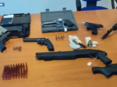 Arrestato latitante nel siracusano, aveva arsenale nel covo