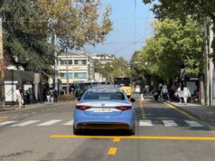 Controlli della Polizia di Stato all’autostazione di Modena: fermati cinque minori, uno con una mazza da baseball