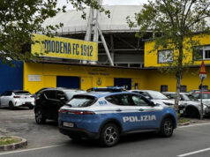 Vende birra durante la partita di calcio: esercente sanzionato a Modena dalla Polizia di Stato