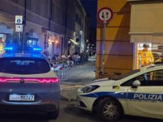 Polizia di Stato: controlli amministrativi interforze in centro. Oltre 60 persone identificate. Elevate contestazioni e sanzioni a tre esercizi commerciali