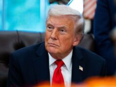 Trump “Putin dovrebbe far cessare la guerra, non testare missili”