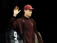 Sinner ai quarti a Parigi, Sonego si arrende a Medvedev