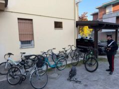 Rinvenute e sequestrate numerose biciclette di dubbia provenienza. 29enne denunciato a Cadelbosco