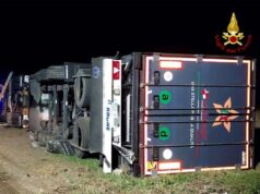 Autoarticolato esce di strada a Brescello, ferito il conducente