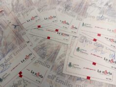 Giro dell’Emilia a Mirandola: le cartoline autografate diventano pezzi dal collezione e un gesto di solidarietà