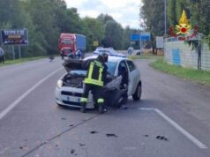 Scontro tra auto in via Inghilterra a Reggio Emilia: un ferito grave