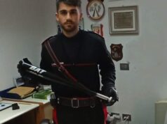 In auto con una mazza da baseball: 32enne denunciato a Campagnola