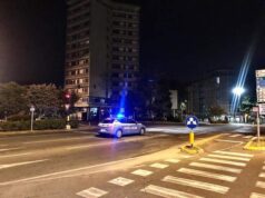 Reggio Emilia: danneggia auto lanciando sassi, denunciato un 33enne guineano