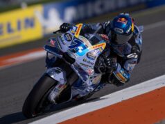Alex Marquez vince la sprint a Valencia, sul podio Di Giannantonio