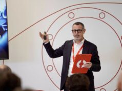 Studio Generali jeniot-Quattroruote, uso smartphone alla guida aumenta i rischi