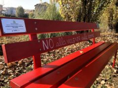 Inaugurata in Stradello Romano a Modena una panchina rossa contro la violenza sulle donne