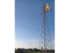 Reggio Emilia: trivella danneggia cavo alta tensione, intervengono i Vigili del fuoco