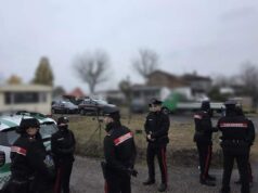 Controlli dei carabinieri in un campo nomadi di Reggio Emilia: tre denunce