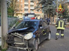 Esce di strada con l’auto nella frazione di Villa Sesso (aggiornamento)