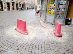 Intervento di manutenzione puntuale della pavimentazione in centro storico a Modena