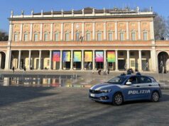 Scoppia una rissa vicino al teatro “Valli” ma viene sedata dall’immediato intervento delle Volanti, denunciate quattro persone