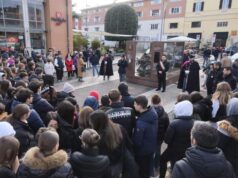In piazza a Maranello l’auto della scorta di Giovanni Falcone