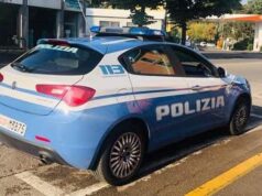 All’interno di una sala slot con coltelli e hashish: 27enne denunciato a Reggio Emilia