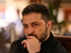 Zelensky “Oggi condivideremo piano di pace rivisto con Usa”