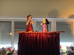 “I Burattini della Commedia” donano giochi al servizio comunale “Spazio incontro” in Pediatria al Policlinico