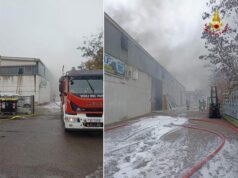 Incendio di un capannone nella zona industriale di Mancasale