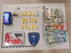 Fermato dalla Polizia Locale su di un monopattino e trovato con cocaina ed hashish