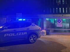 Minaccia di morte e picchia ripetutamente la moglie: in carcere a Reggio Emilia un 39enne