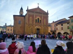 A Castelnovo Sotto la Camminata della Memoria