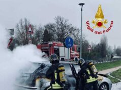 Carpi: auto a fuoco in via Canalvecchio, nessun ferito