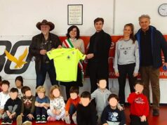 I piccoli della scuola d’infanzia di Albinea a lezione di psicomotricità nella palestra comunale