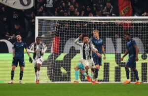 Kalulu salva la Juve e beffa la Lazio al 96°, a Torino finisce 2-2