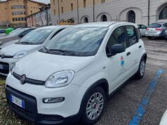 Castelnovo Monti: una nuova auto per i servizi sociali donata in ricordo di Elettra Ficcarelli