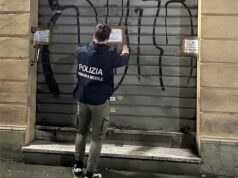 Avrebbe usato la sua attività per spacciare nel quartiere Bolognina