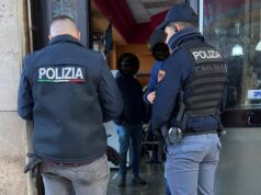 Proseguono i controlli agli esercizi pubblici da parte della Polizia reggiana: riscontrate irregolarità e sanzionati due bar