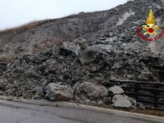 Frana lungo la Provinciale 27 a Baiso