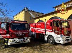 Novi di Modena: incendio al tetto di una palazzina in via Gavello
