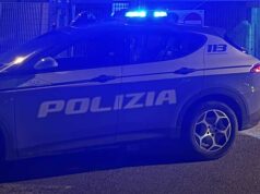 A bordo di un’auto rubata tenta di fuggire dalle Volanti, arrestato