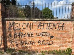 Scritta minacciosa contro Meloni a Bologna, insorge FdI