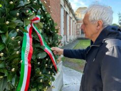 Giornata nazionale vittime del Covid 19, il Sindaco di Reggio Emilia depone una corona al cimitero monumentale in ricordo delle vittime