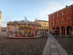 Ancora pochi giorni di apertura per la Giostra antica di Piazza Roma a Modena