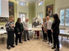 In Sala consiliare a Vignola il ritratto di Ermelina Boschi, vice-sindaca e presidente ECA