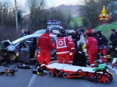 Frontale tra auto a Baiso: due feriti gravi