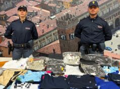 Spaccio e merce contraffatta: la Polizia di Stato di Bologna arresta un uomo