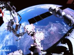 Cina, gli astronauti della Shenzhou-21 impegnati in attività extraveicolari