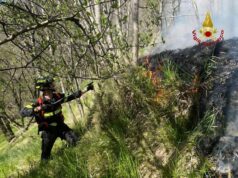 Proseguono ad Alto Reno Terme le operazioni di bonifica dell’incendio