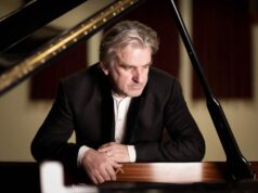 Il pianista irlandese Barry Douglas si esibisce a Modena mercoledì 29 aprile